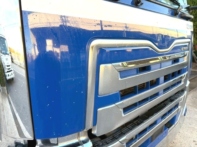 UDトラックスクオン幌車大型（10t）[写真29]