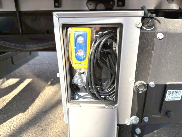 日野レンジャー冷凍車（冷蔵車）中型（4t）[写真11]