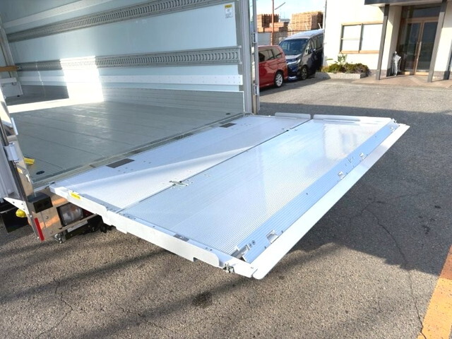 日野レンジャー冷凍車（冷蔵車）中型（4t）[写真05]