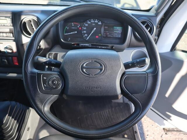 日野デュトロ平ボディ小型（2t・3t）[写真04]