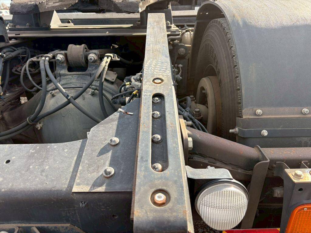 いすゞギガトレーラーヘッド（トラクターヘッド）大型（10t）[写真11]