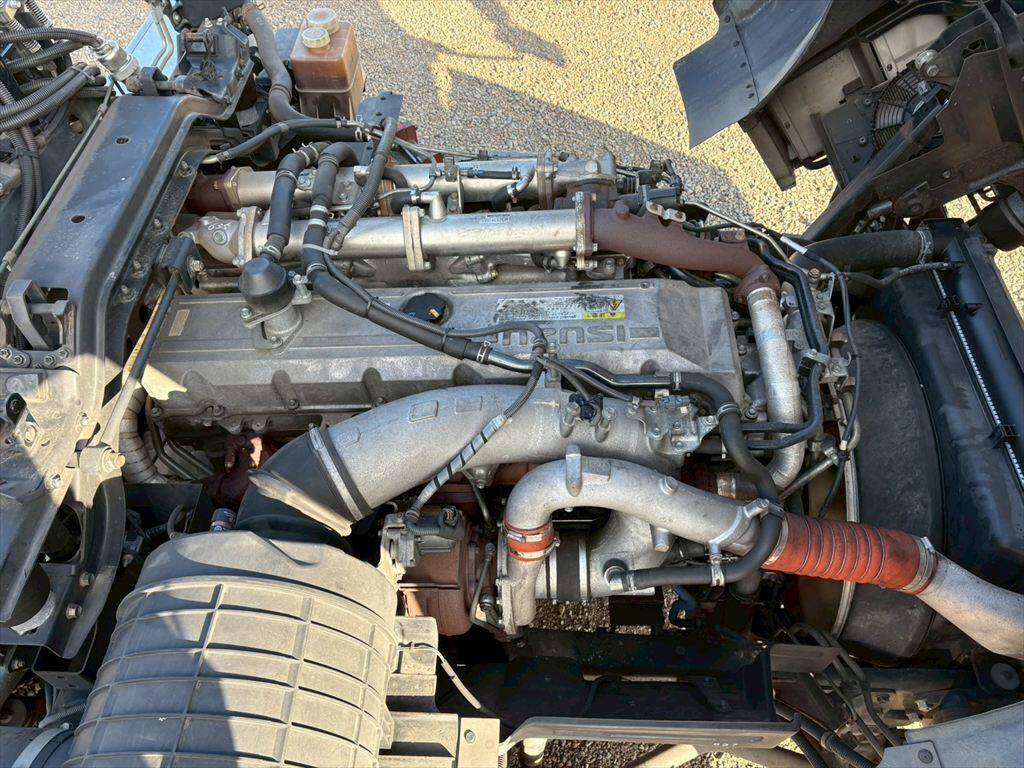 いすゞギガトレーラーヘッド（トラクターヘッド）大型（10t）[写真16]