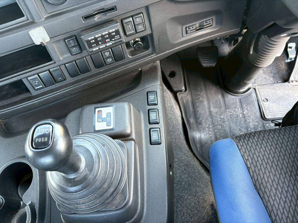 いすゞギガトレーラーヘッド（トラクターヘッド）大型（10t）[写真20]