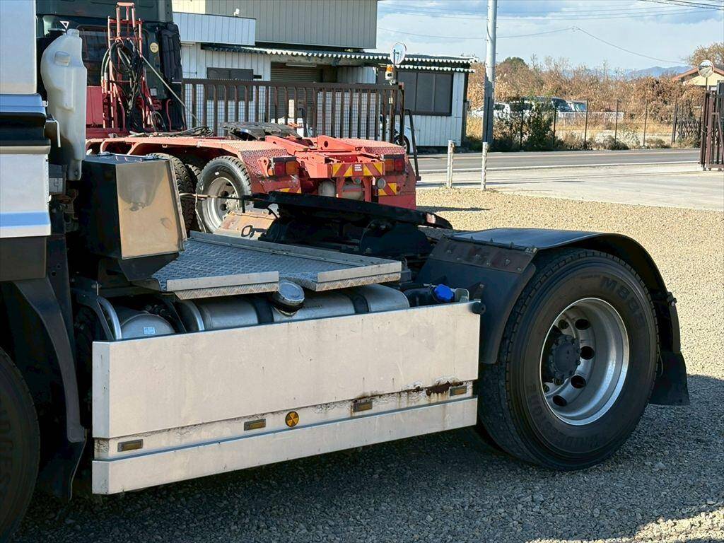 いすゞギガトレーラーヘッド（トラクターヘッド）大型（10t）[写真05]