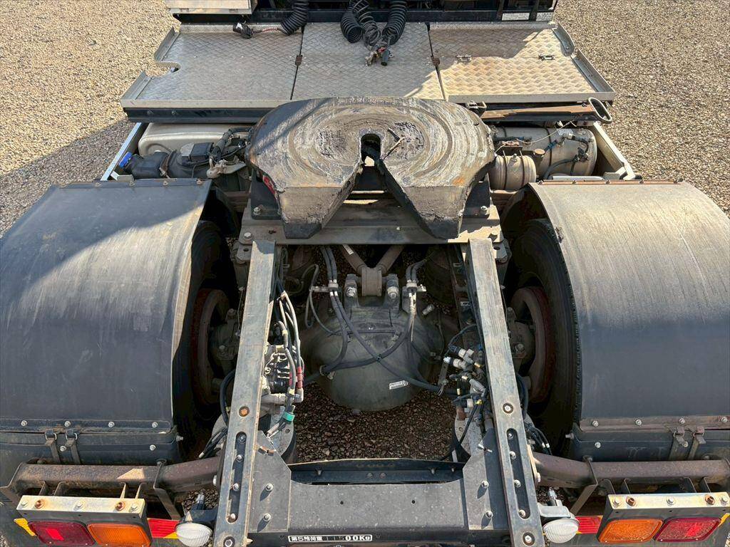 いすゞギガトレーラーヘッド（トラクターヘッド）大型（10t）[写真07]