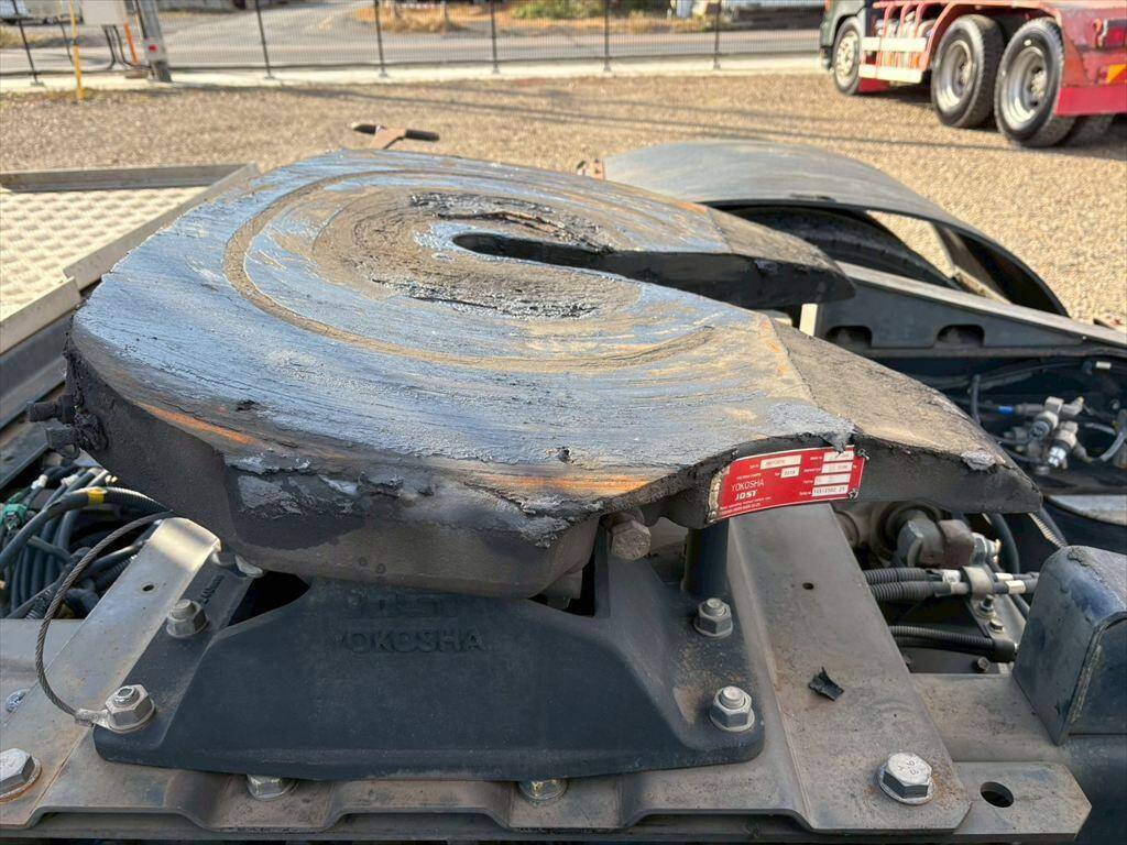 いすゞギガトレーラーヘッド（トラクターヘッド）大型（10t）[写真08]