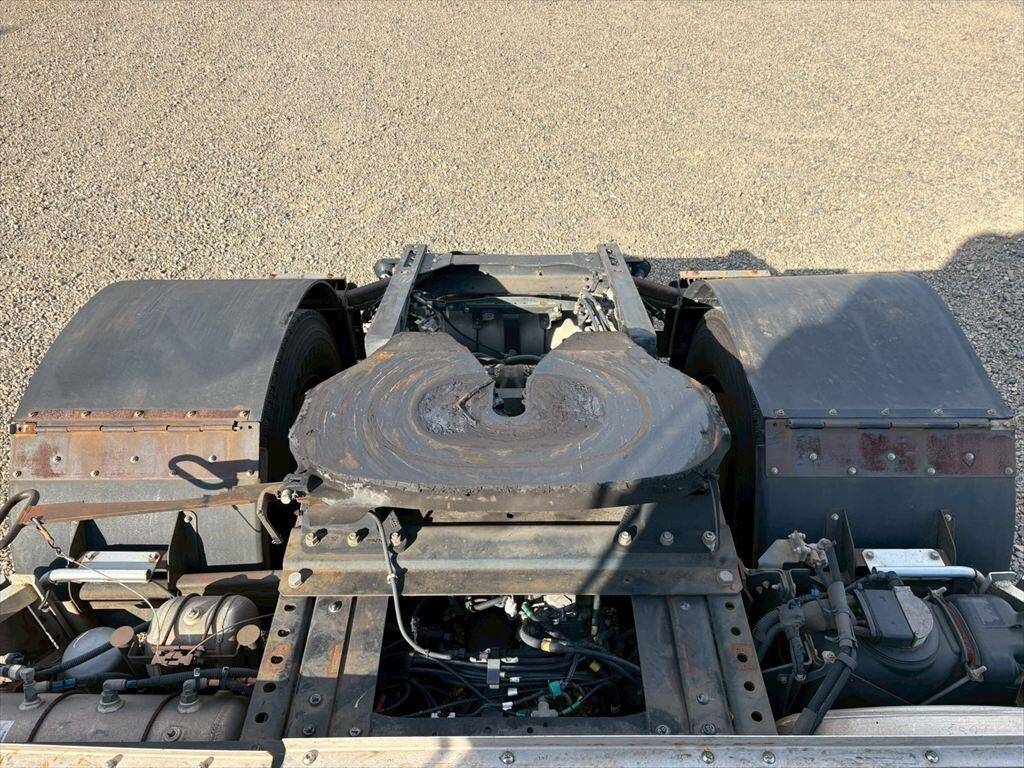 いすゞギガトレーラーヘッド（トラクターヘッド）大型（10t）[写真09]