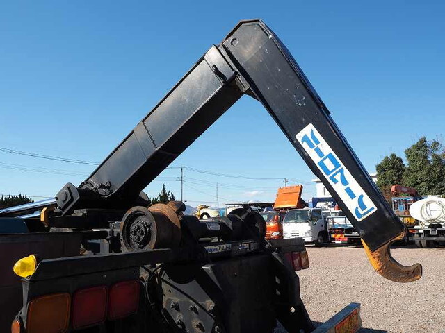 いすゞギガコンテナ専用車大型（10t）[写真12]