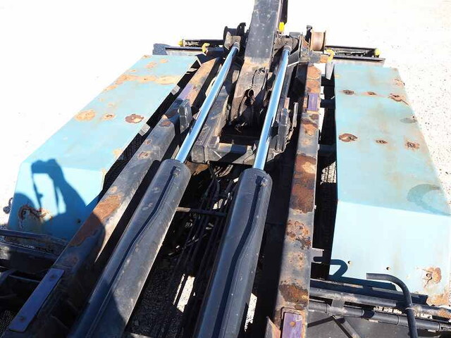 いすゞギガコンテナ専用車大型（10t）[写真31]