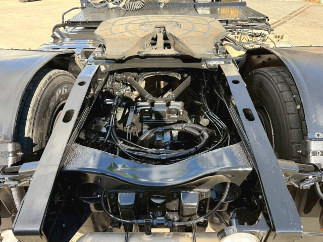 日野プロフィアトレーラーヘッド（トラクターヘッド）大型（10t）[写真13]