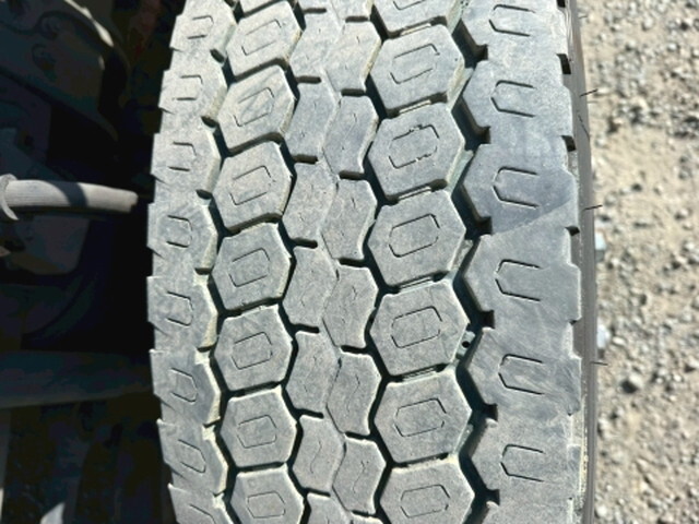 日野プロフィアトレーラーヘッド（トラクターヘッド）大型（10t）[写真26]