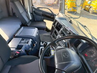 日野プロフィアトレーラーヘッド（トラクターヘッド）大型（10t）[写真34]