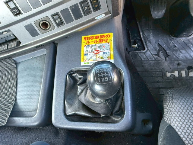 日野プロフィアトレーラーヘッド（トラクターヘッド）大型（10t）[写真34]