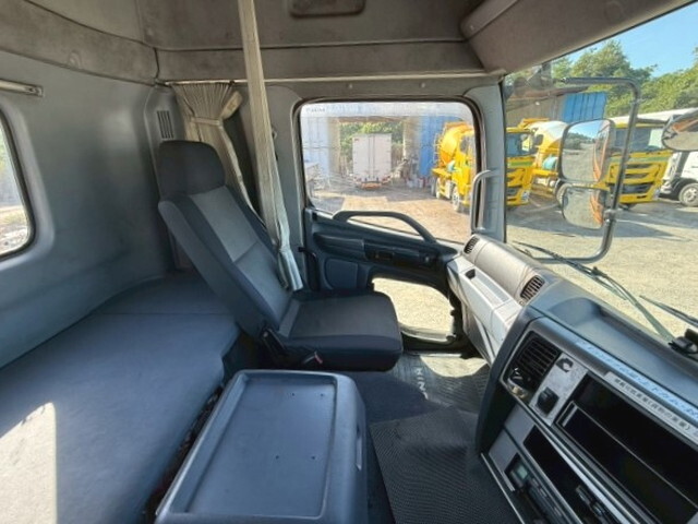 日野プロフィアトレーラーヘッド（トラクターヘッド）大型（10t）[写真39]