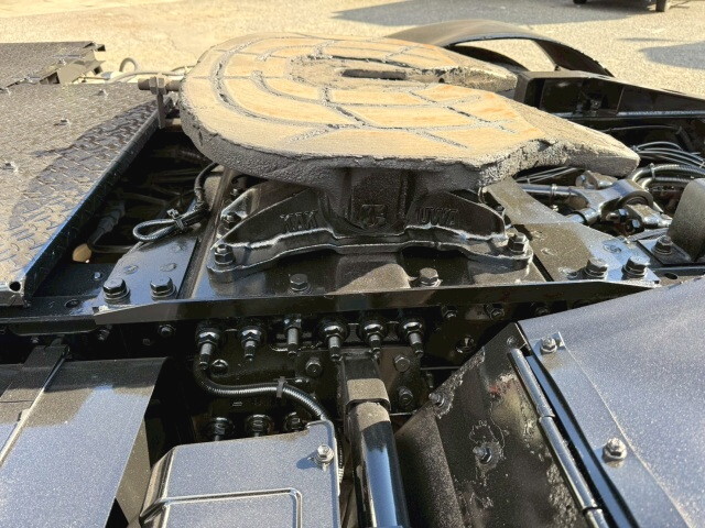 日野プロフィアトレーラーヘッド（トラクターヘッド）大型（10t）[写真09]