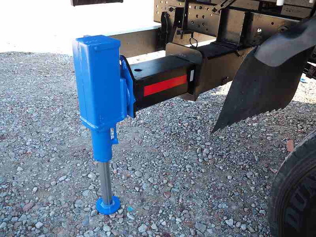 いすゞエルフクレーン4段小型（2t・3t）[写真10]