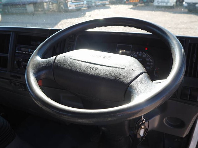 いすゞエルフクレーン4段小型（2t・3t）[写真36]