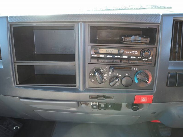 いすゞエルフクレーン4段小型（2t・3t）[写真37]