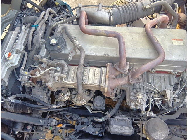 日野プロフィアトレーラーヘッド（トラクターヘッド）大型（10t）[写真12]