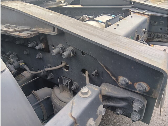 日野プロフィアトレーラーヘッド（トラクターヘッド）大型（10t）[写真15]