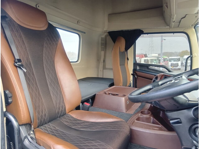 日野プロフィアトレーラーヘッド（トラクターヘッド）大型（10t）[写真19]