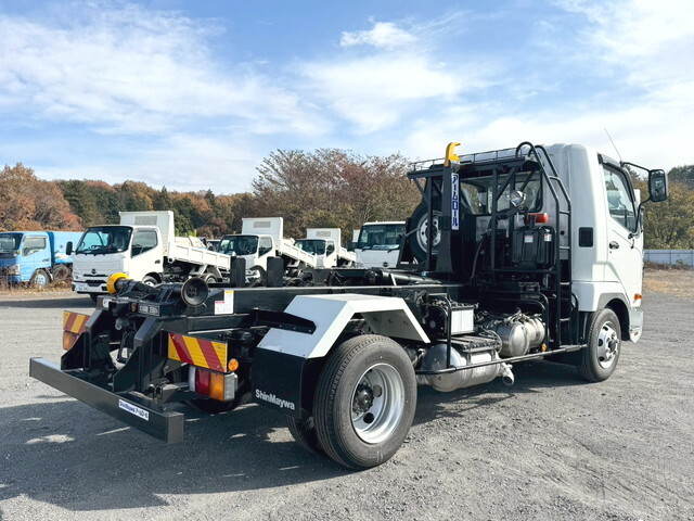 三菱ふそうファイターコンテナ専用車中型（4t）[写真10]