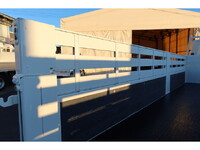 いすゞエルフ平ボディ小型（2t・3t）[写真14]