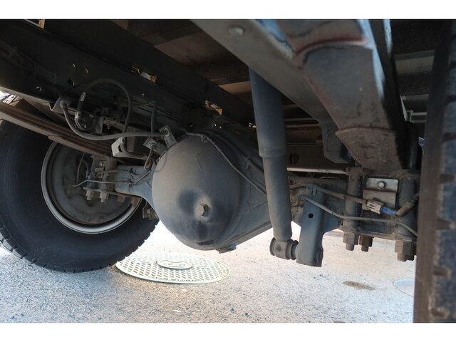 いすゞエルフ平ボディ小型（2t・3t）[写真15]