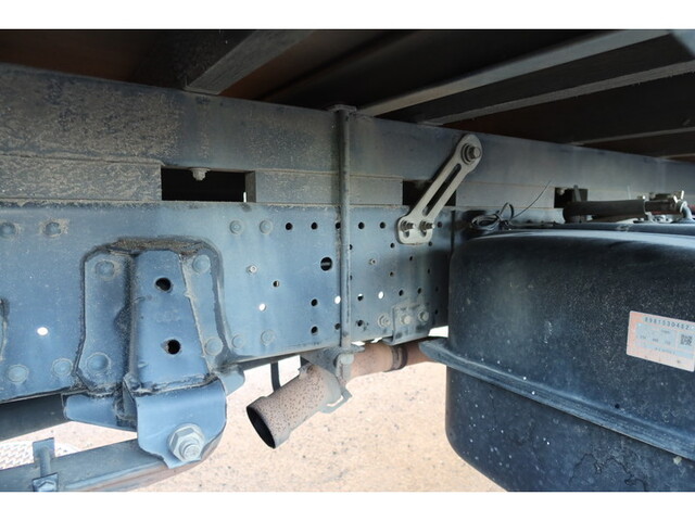 いすゞエルフ平ボディ小型（2t・3t）[写真16]