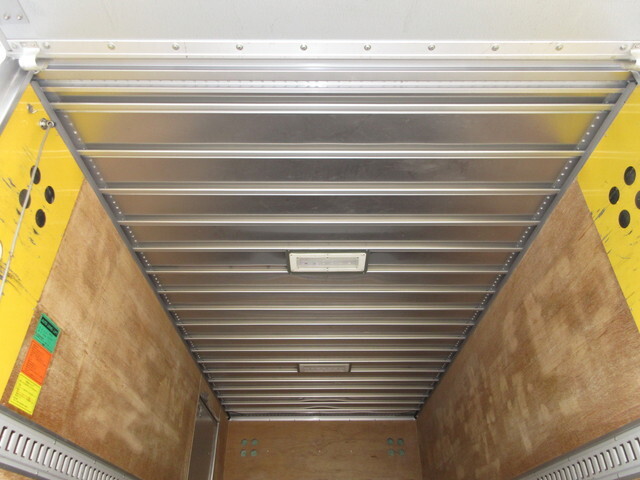 いすゞエルフパネルバン小型（2t・3t）[写真11]