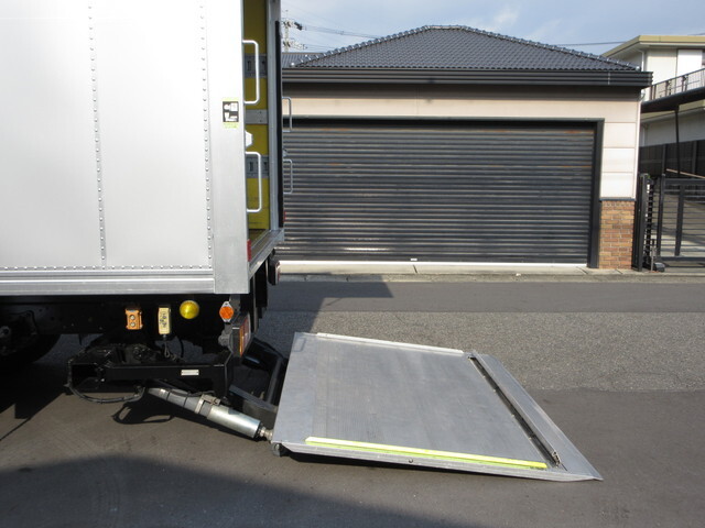 いすゞエルフパネルバン小型（2t・3t）[写真12]