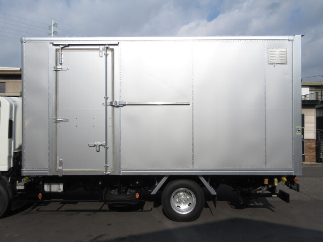 いすゞエルフパネルバン小型（2t・3t）[写真05]