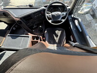 日野プロフィアトレーラーヘッド（トラクターヘッド）大型（10t）[写真11]