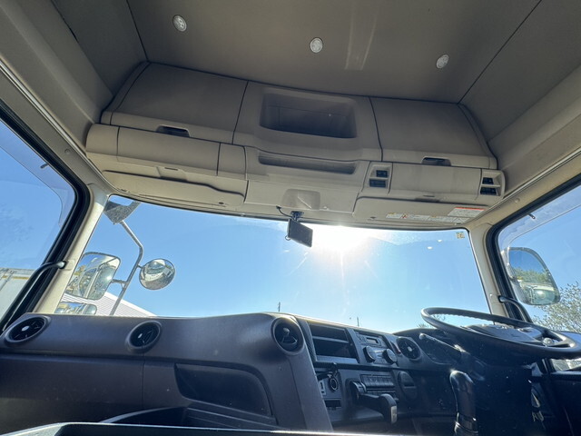 日野プロフィアトレーラーヘッド（トラクターヘッド）大型（10t）[写真12]