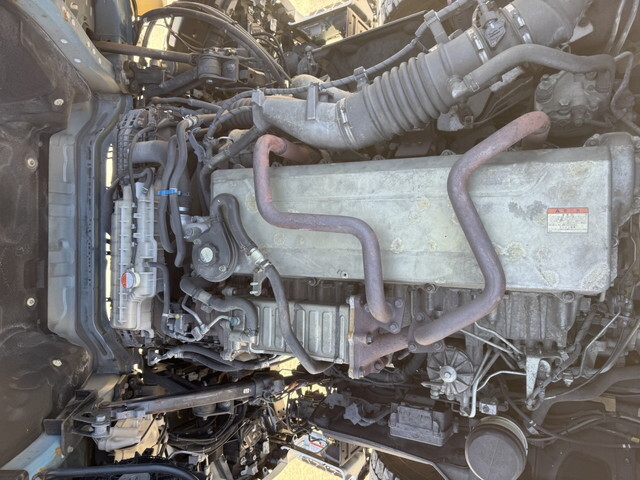 日野プロフィアトレーラーヘッド（トラクターヘッド）大型（10t）[写真17]