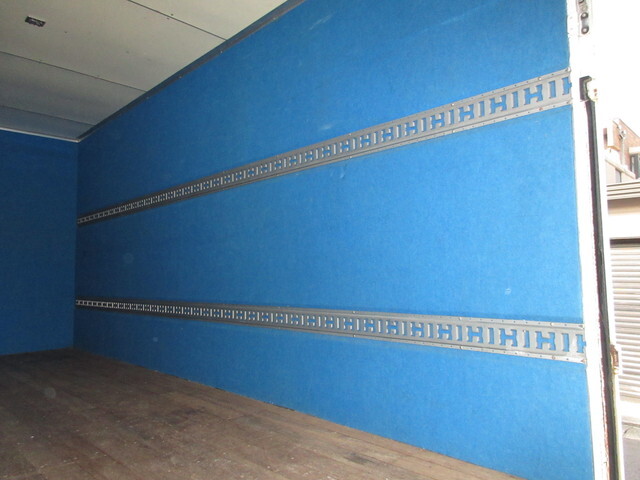 いすゞエルフパネルバン小型（2t・3t）[写真11]