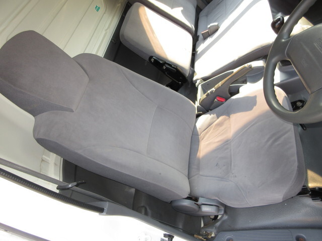 いすゞエルフパネルバン小型（2t・3t）[写真19]
