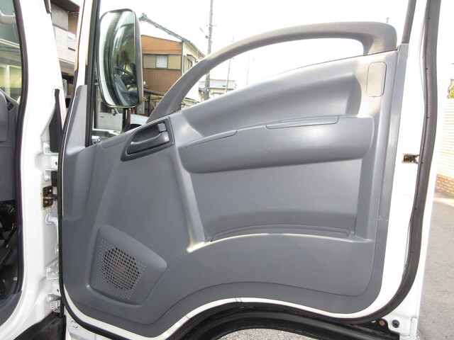 いすゞエルフパネルバン小型（2t・3t）[写真23]