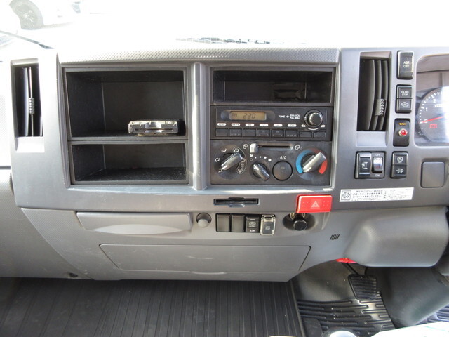 いすゞエルフパネルバン小型（2t・3t）[写真26]