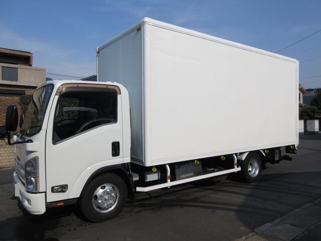 いすゞエルフパネルバン小型（2t・3t）[写真03]