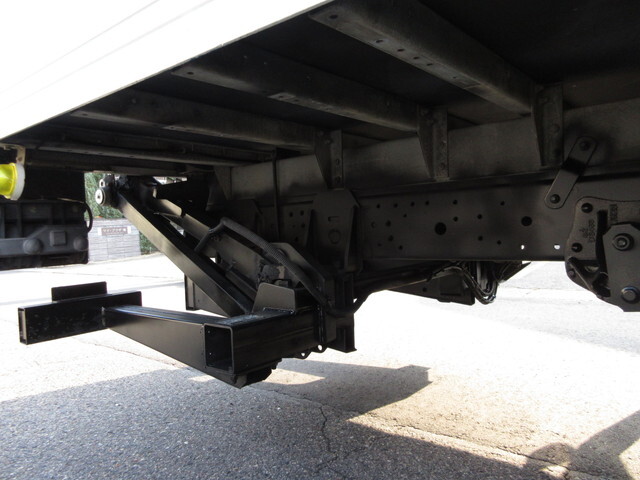 いすゞエルフパネルバン小型（2t・3t）[写真38]