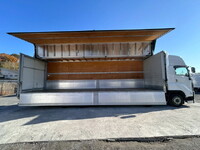 いすゞギガアルミウイング大型（10t）[写真11]