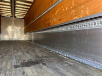 いすゞギガアルミウイング大型（10t）[写真14]