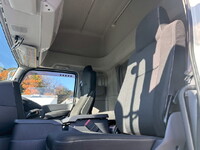 いすゞギガアルミウイング大型（10t）[写真17]