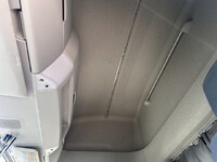 いすゞギガアルミウイング大型（10t）[写真18]