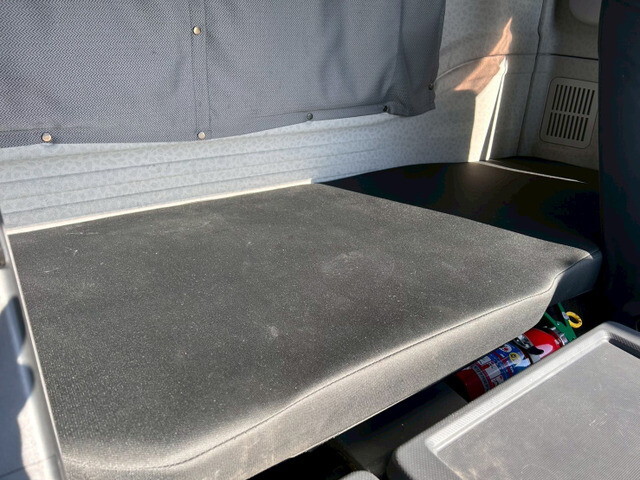 いすゞギガアルミウイング大型（10t）[写真18]