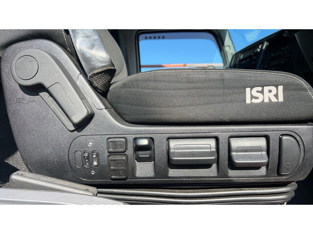 いすゞギガアルミウイング大型（10t）[写真19]