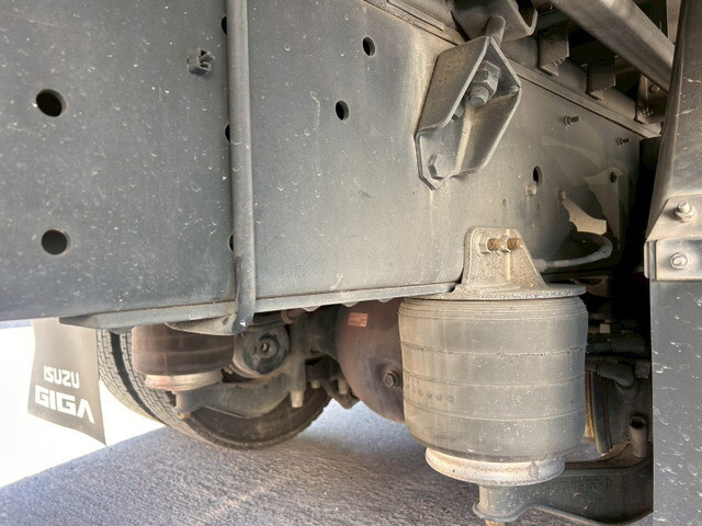 いすゞギガアルミウイング大型（10t）[写真36]