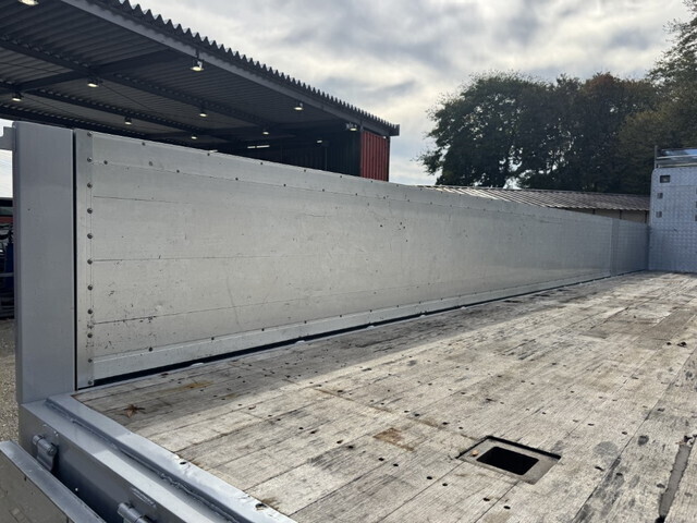 三菱ふそうスーパーグレートアルミブロック大型（10t）[写真15]