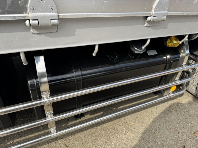 三菱ふそうスーパーグレートアルミブロック大型（10t）[写真19]